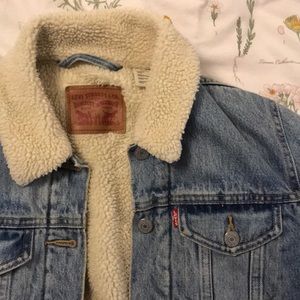 Levi’s Jean Jacket w/ Fur